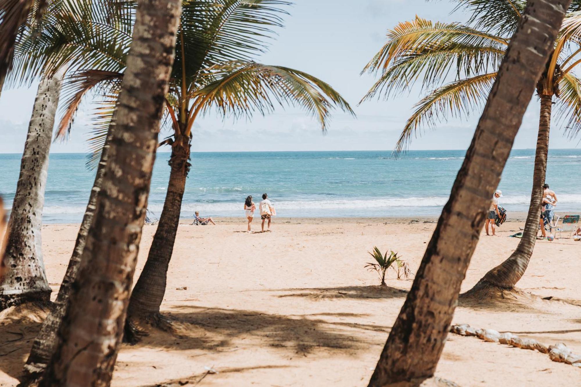 Oceanview Apartment Steps To The Beach Luquillo Exteriér fotografie