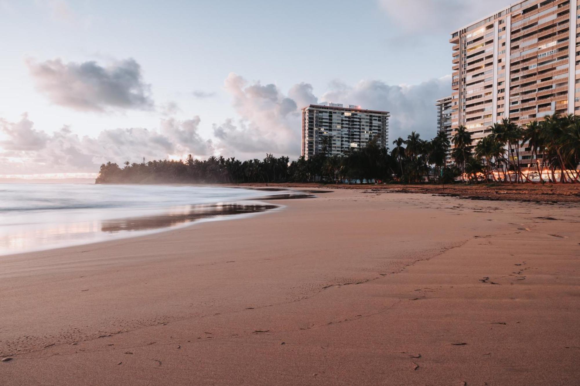 Oceanview Apartment Steps To The Beach Luquillo Exteriér fotografie